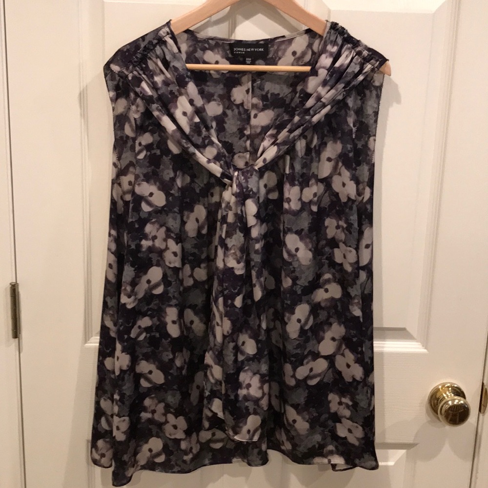 Beautiful Jones New York Top!